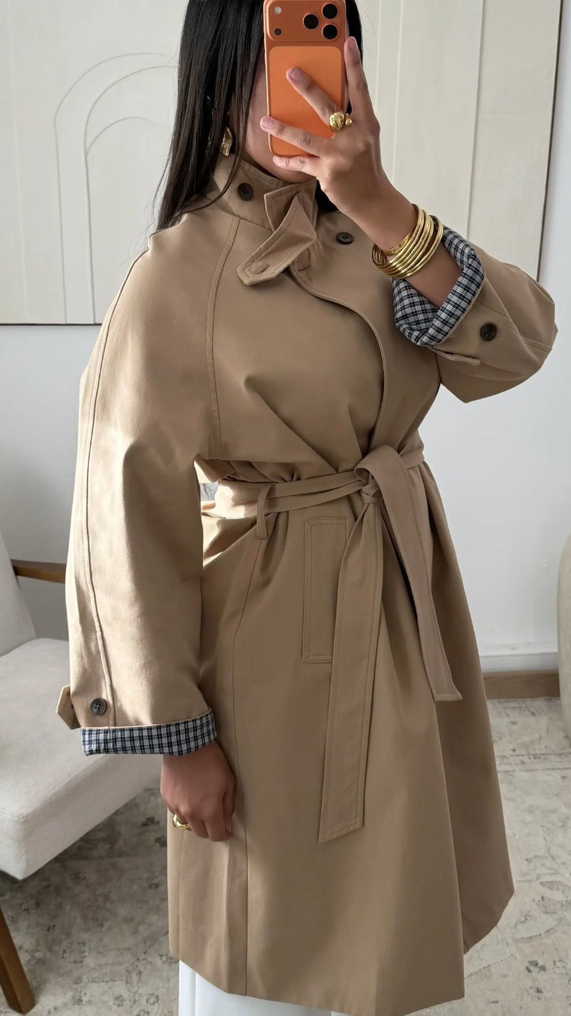 Gina Trenchcoat