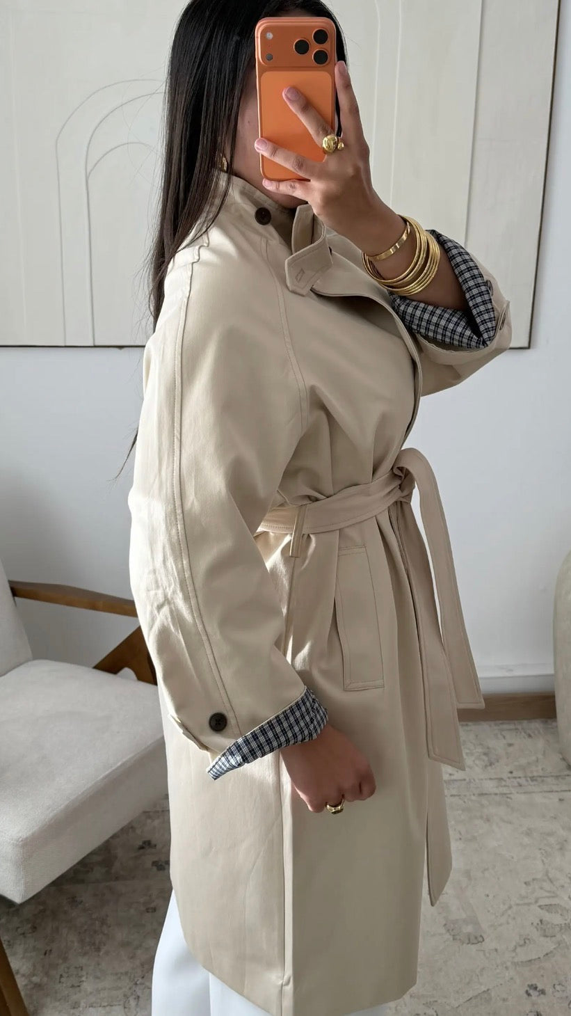 Gina Trenchcoat